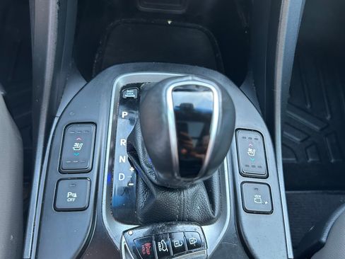 Used 2017 Hyundai Santa Fe SE Ultimate Sport Utility 4D image 11