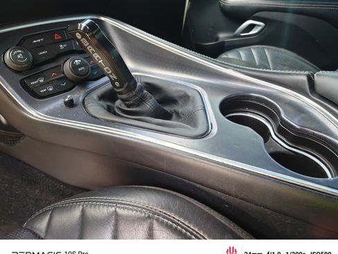 Used 2015 Dodge Challenger SRT w/ Technology Group image 16