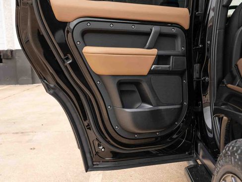 Used 2025 Land Rover Defender 130 V8 image 15