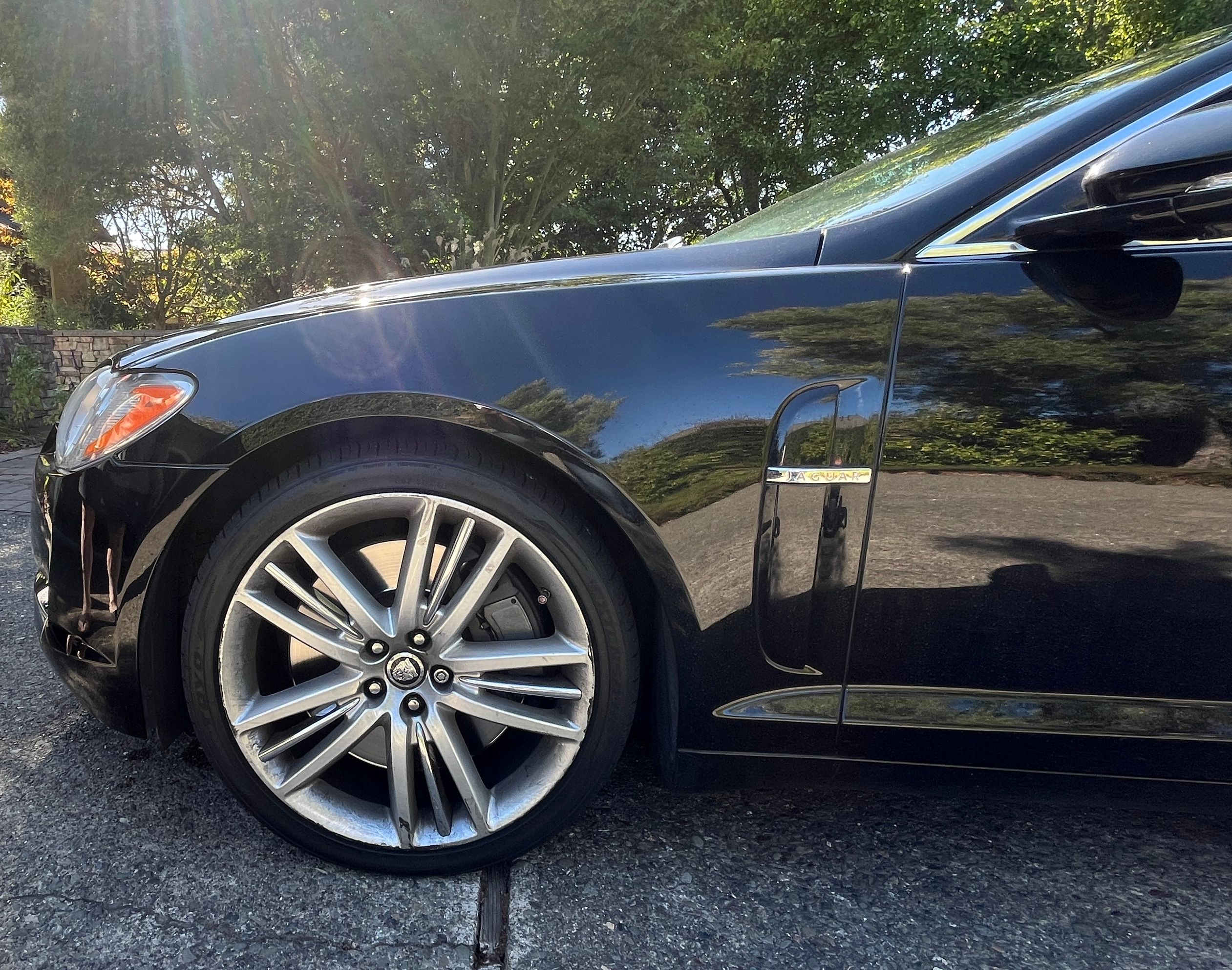 Used 2011 Jaguar XF Supercharged RWD image 6