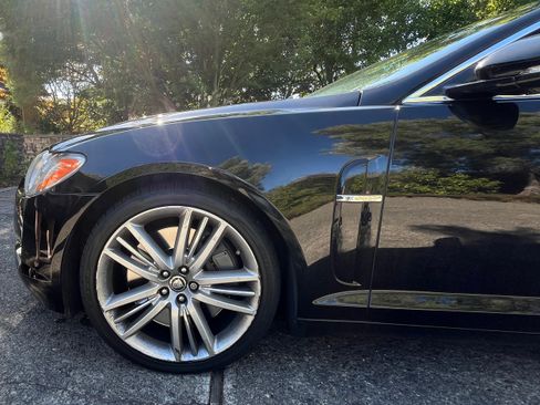 Used 2011 Jaguar XF Supercharged RWD image 6