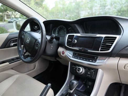 Used 2013 Honda Accord EX-L image 19