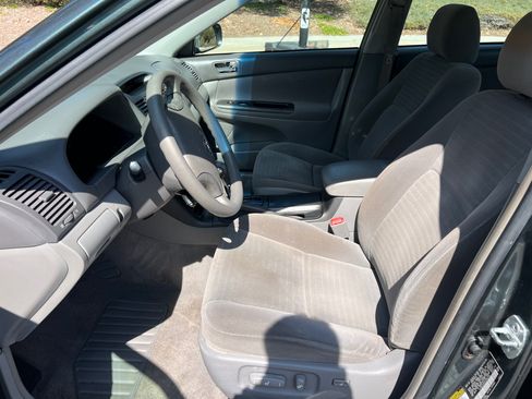 Used 2005 Toyota Camry LE image 8