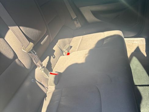 Used 2021 Chevrolet Malibu LT FWD image 11