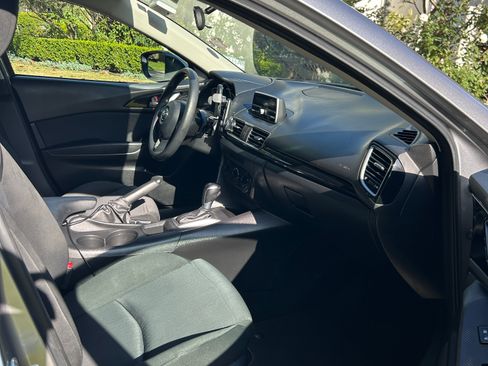 Used 2014 MAZDA MAZDA3 i Sport image 10