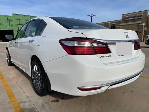Used 2016 Honda Accord LX image 9