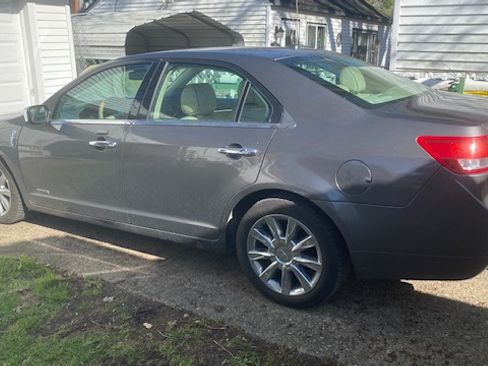 Used 2012 Lincoln MKZ Hybrid FWD image 2