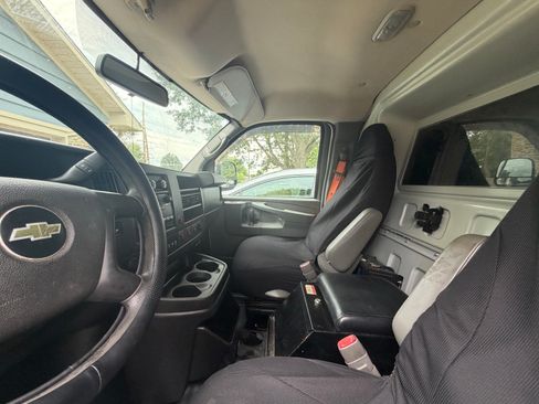 Used 2014 Chevrolet Express 2500 RWD image 6