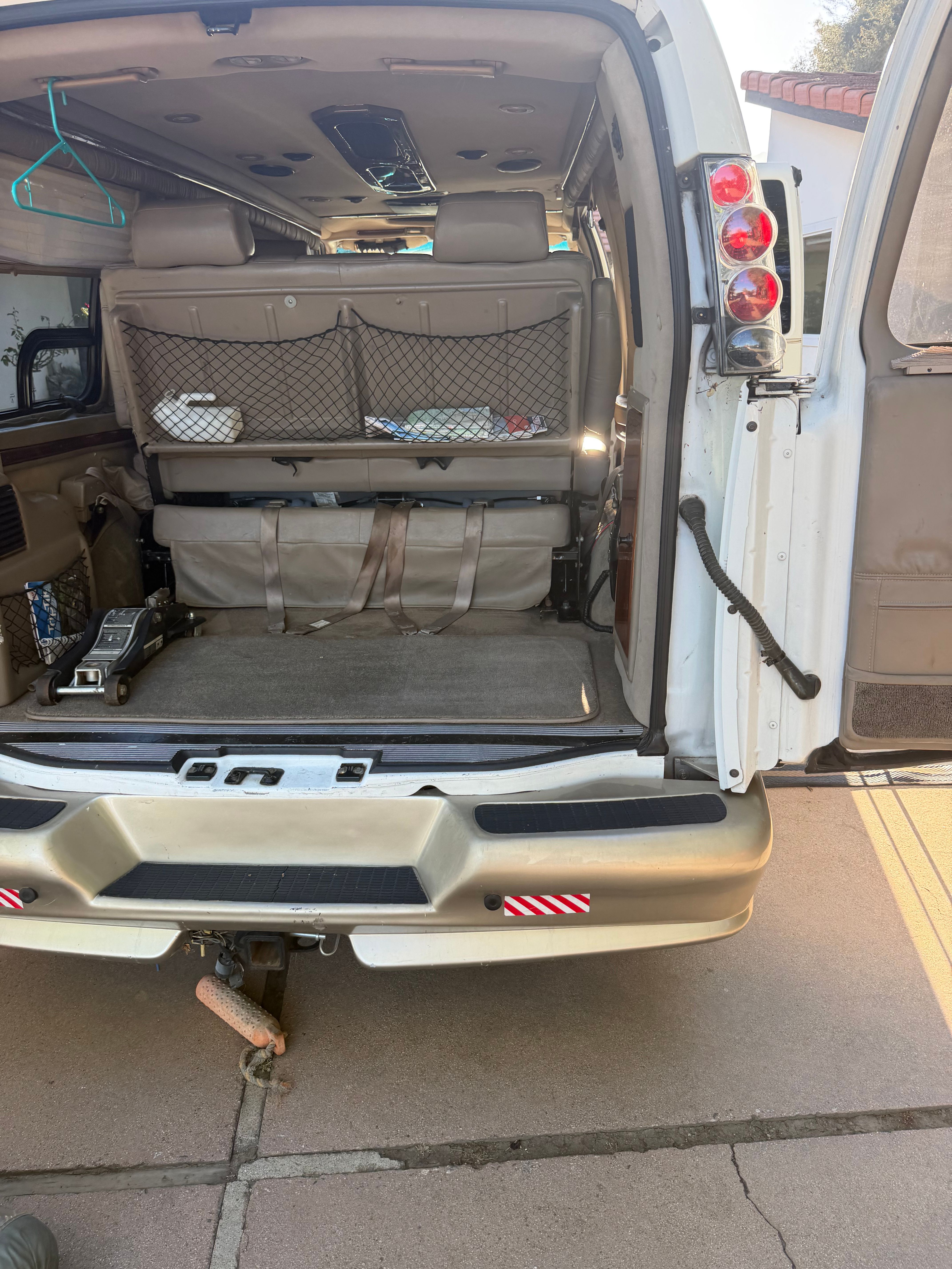 Used 2006 Chevrolet Express 2500 Extended w/ Preferred Equipment Group RWD image 6