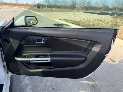 Used 2015 Ford Mustang GT image 19