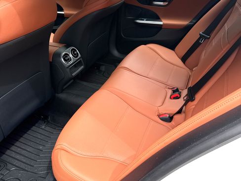 Used 2025 Mercedes-Benz C 300 4MATIC Sedan image 6