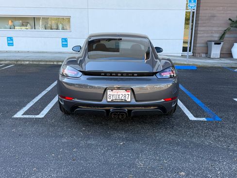 Used 2019 Porsche 718 Cayman S image 11