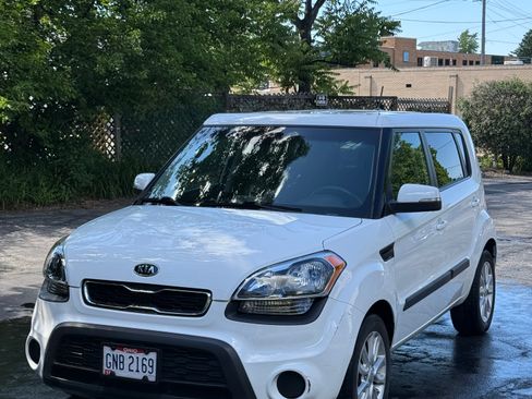 Used 2012 Kia Soul FWD image 1