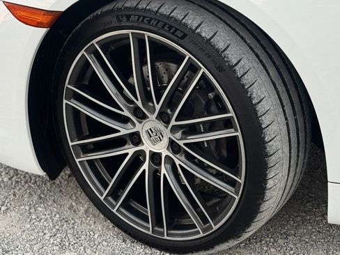 Used 2024 Porsche 718 Boxster RWD image 25