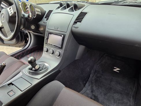 Used 2003 Nissan 350Z Enthusiast image 9