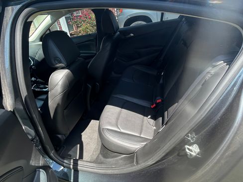 Used 2017 Chevrolet Cruze Premier image 6