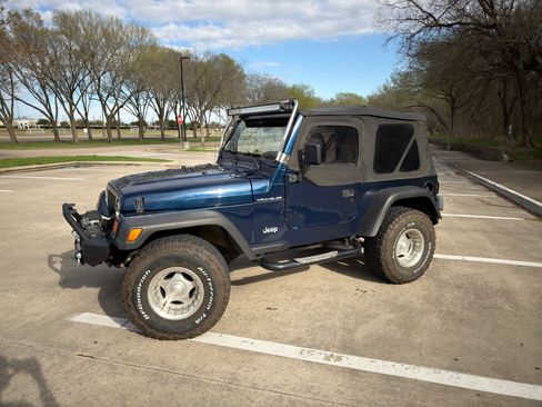Used 2000 Jeep Wrangler SE image 1