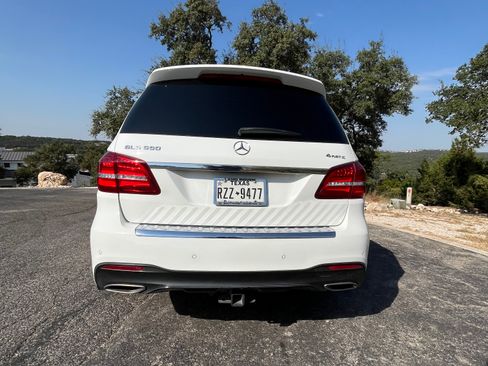 Used 2017 Mercedes-Benz GLS 550 4MATIC image 4