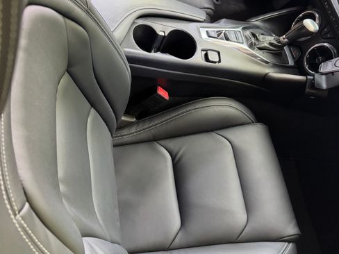 Used 2020 Chevrolet Camaro LT image 11