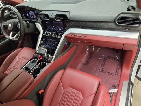 Used 2020 Lamborghini Urus image 22