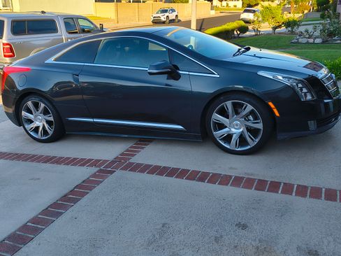 Used 2014 Cadillac ELR Coupe 2D w/ Luxury Package image 14