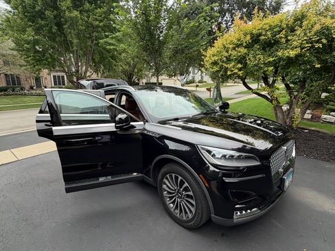 Used 2020 Lincoln Aviator Reserve w/ Elements Package Plus AWD/4WD image 11