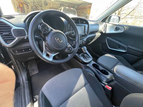Used 2020 Kia Soul LX image 4