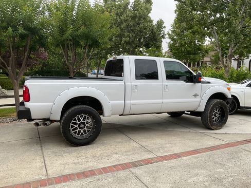 Used 2016 Ford F250 Lariat w/ Lariat Ultimate Package image 8