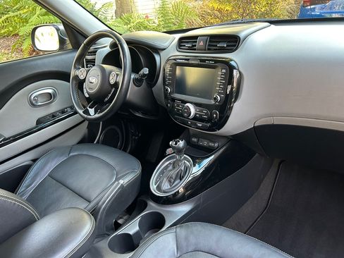 Used 2016 Kia Soul + w/ Primo Package image 14