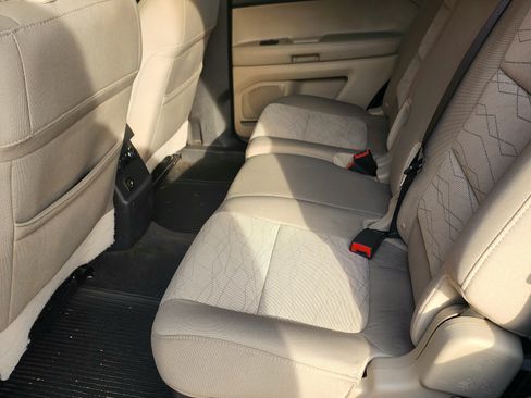 Used 2013 Ford Explorer FWD image 12