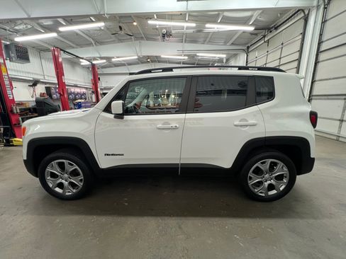 Used 2016 Jeep Renegade Latitude w/ Safety & Security Group image 5