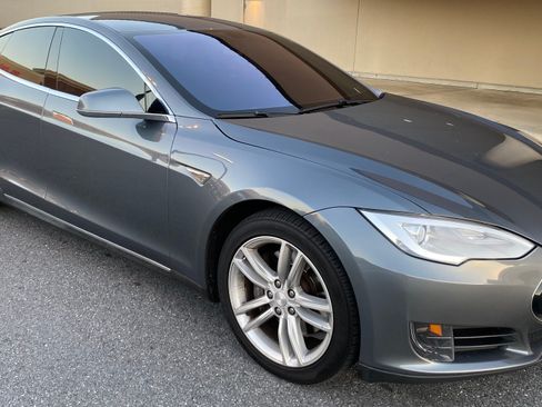 Used 2014 Tesla Model S P85 image 4