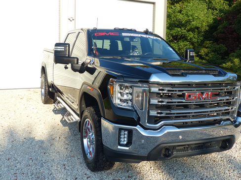 Used 2020 GMC Sierra 2500 SLE w/ SLE Value Package; image 19