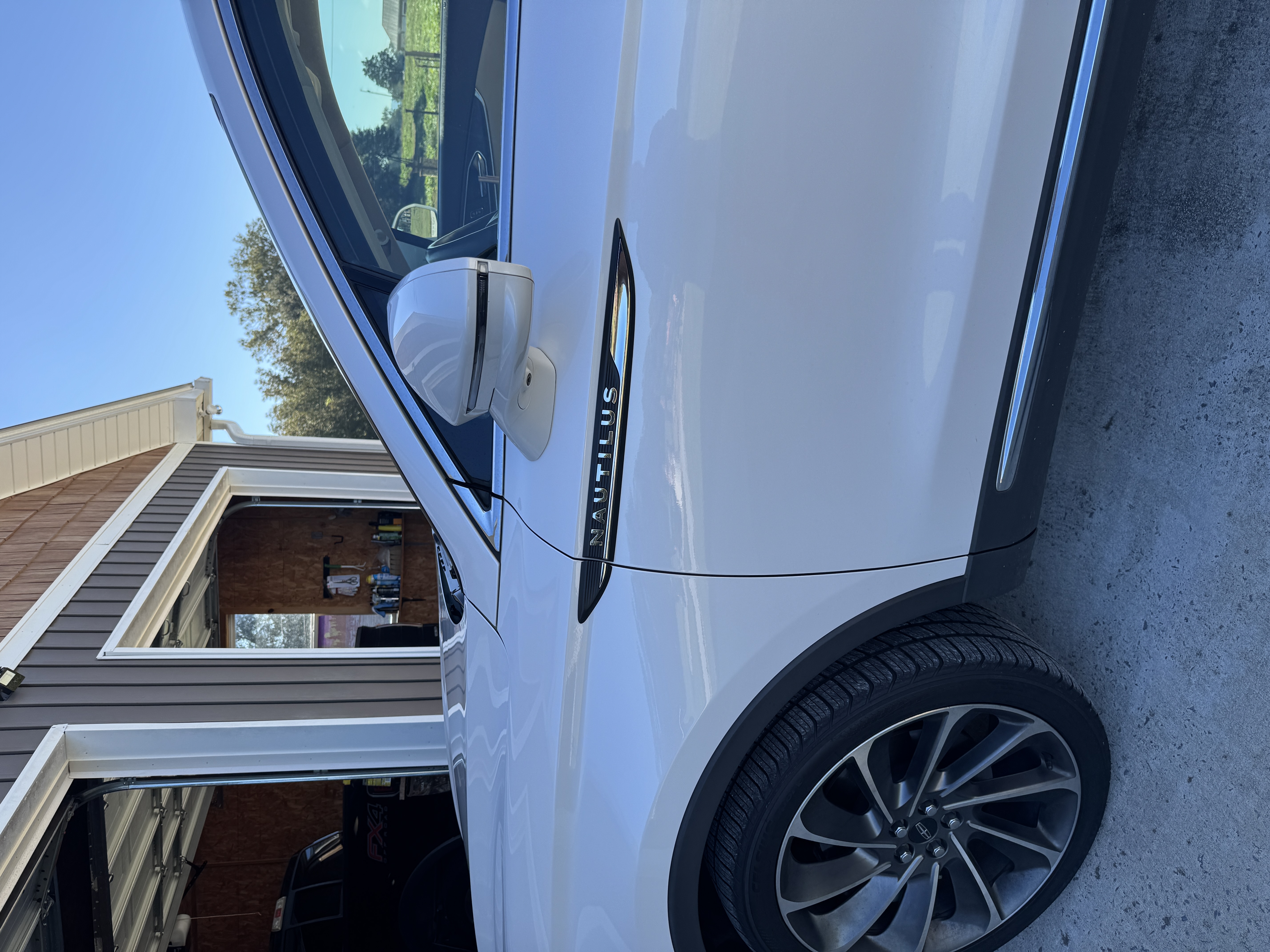Used 2019 Lincoln Nautilus Reserve FWD image 15