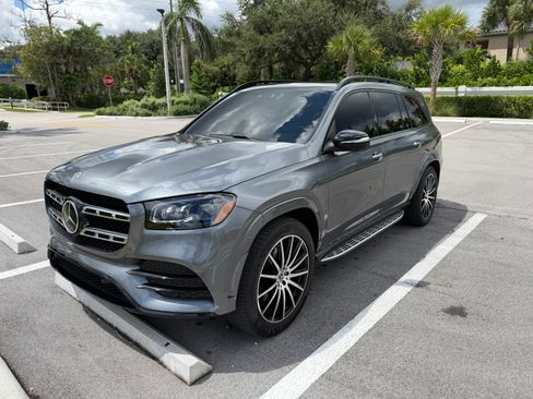 Used 2022 Mercedes-Benz GLS 450 4MATIC image 2