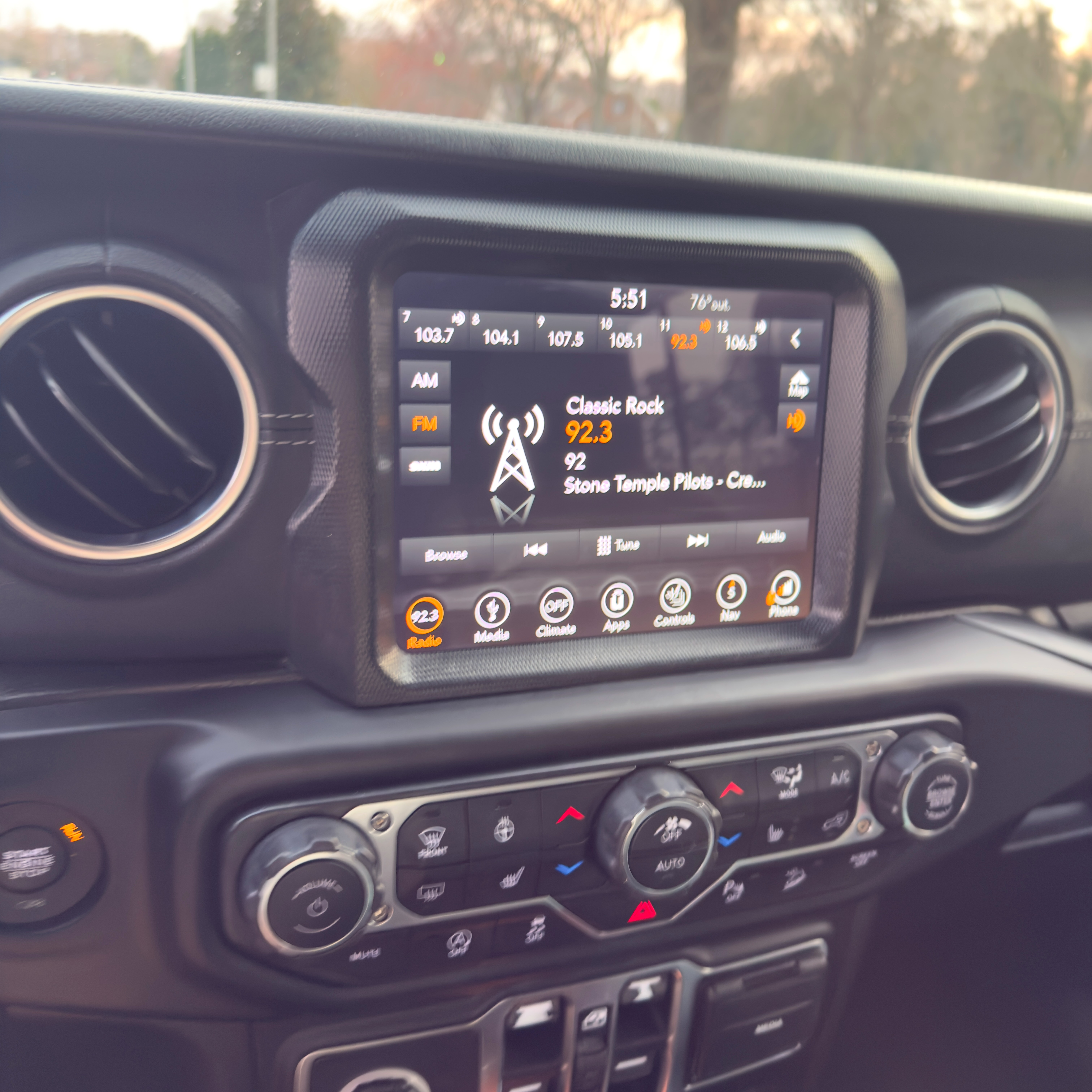 Used 2019 Jeep Wrangler Unlimited Sahara w/ Quick Order Package 24M Moab AWD/4WD image 15