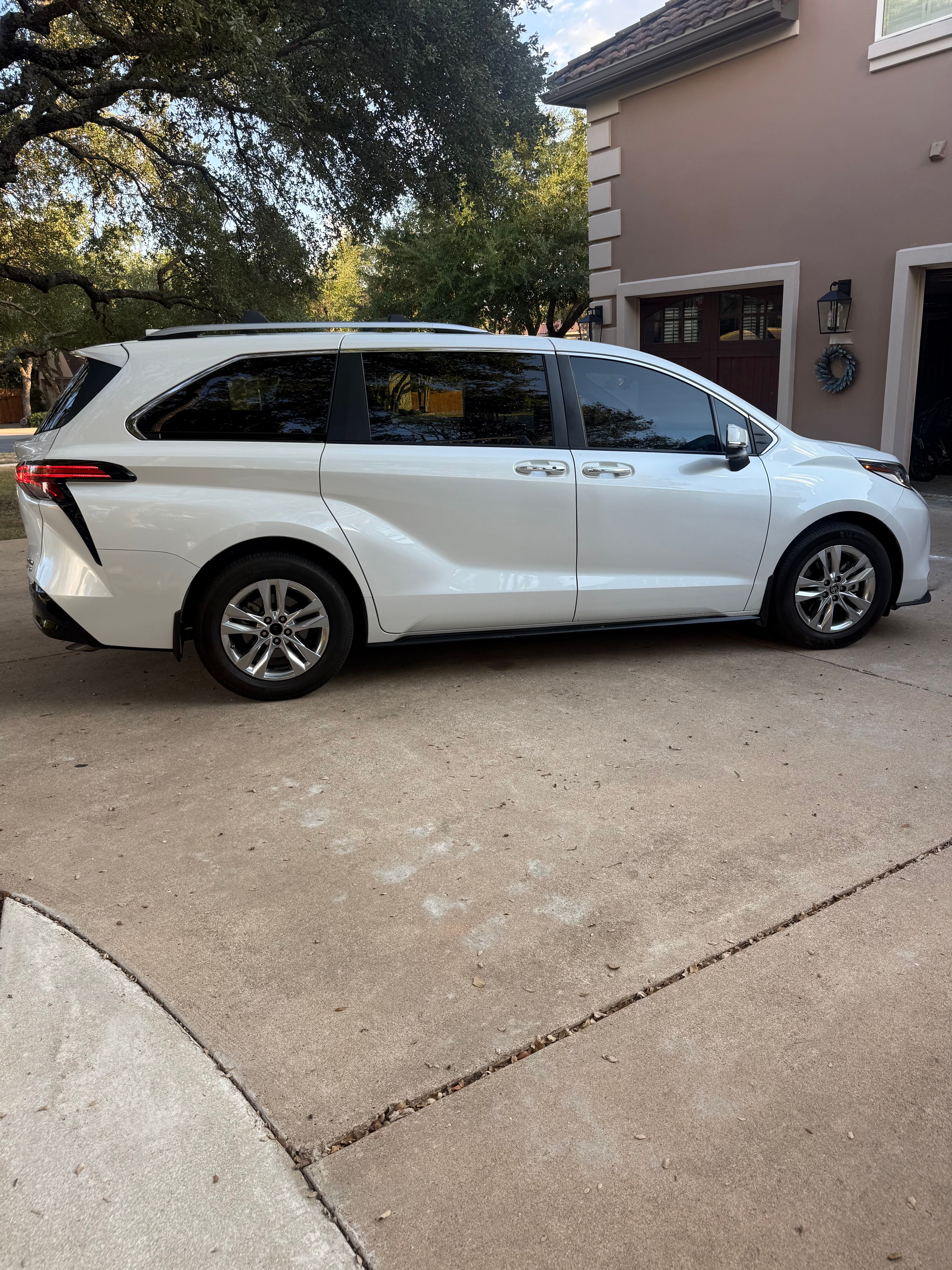Used 2022 Toyota Sienna Limited AWD/4WD image 15