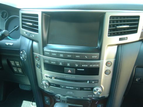 Used 2015 Lexus LX 570 4WD image 26