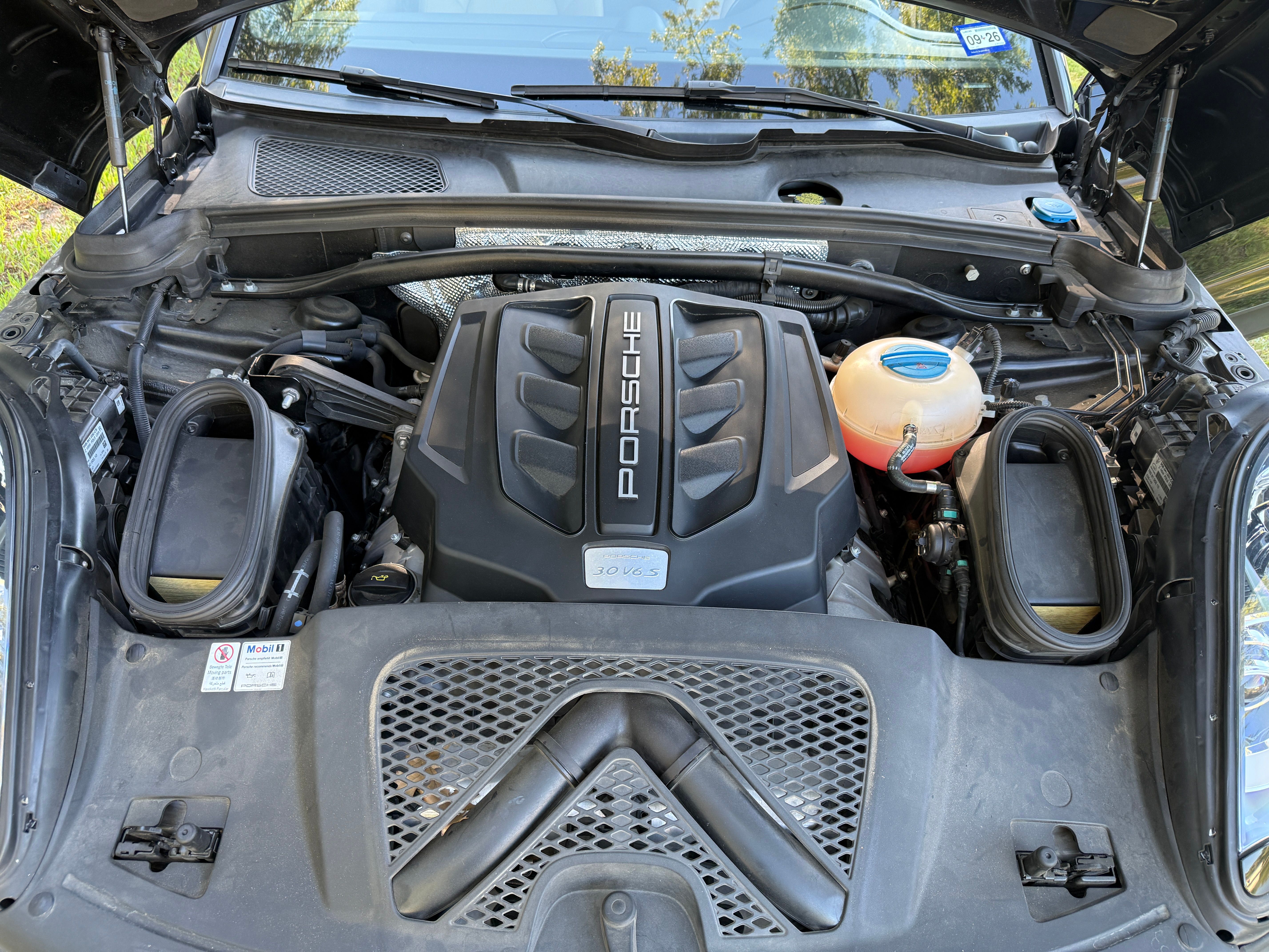 Used 2018 Porsche Macan S AWD/4WD image 18