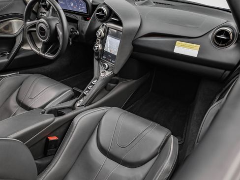 Used 2018 McLaren 720S Luxury RWD image 10