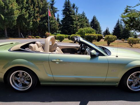 Used 2005 Ford Mustang GT Premium image 5