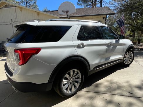 Used 2020 Ford Explorer Limited w/ Hybrid Equipment Group 310A RWD image 6