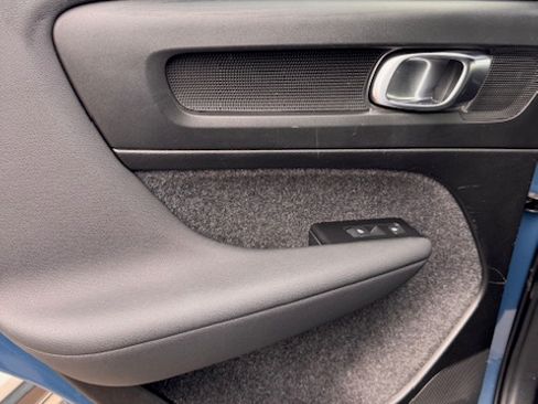 Used 2022 Volvo C40 P8 Recharge Ultimate AWD/4WD image 11