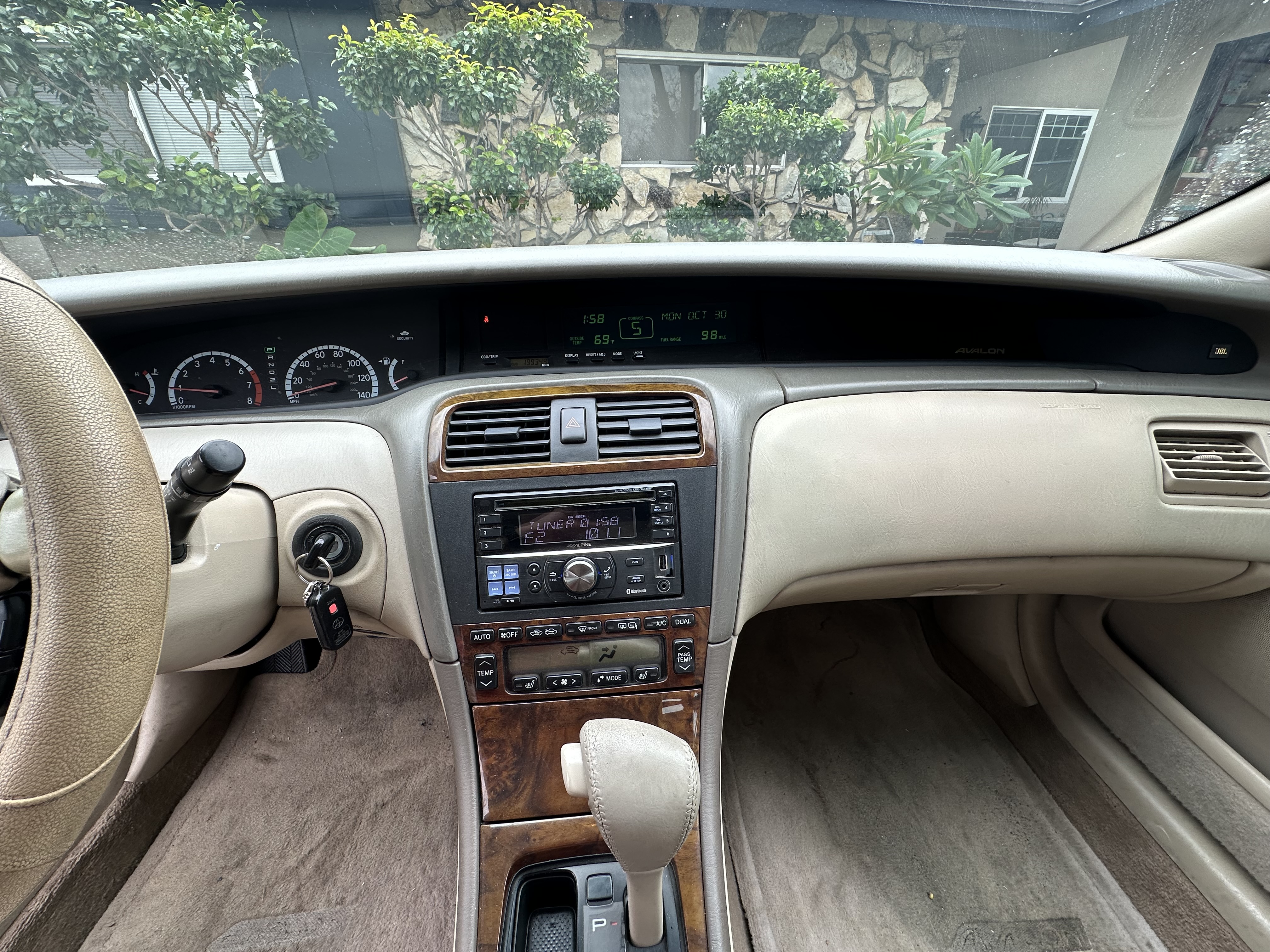 Used 2001 Toyota Avalon XLS FWD image 9