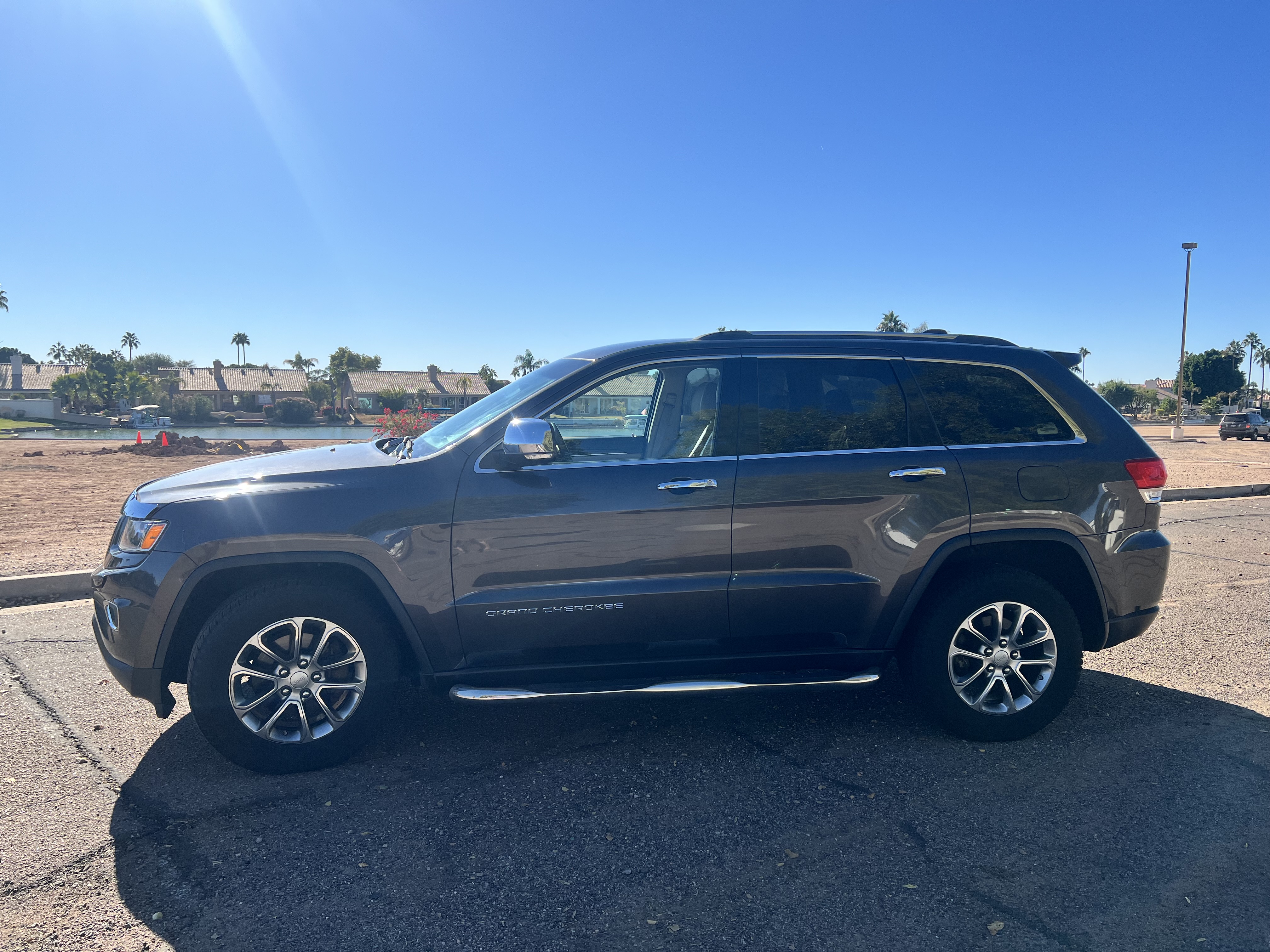 Used 2015 Jeep Grand Cherokee Limited w/ Trailer Tow Group IV AWD/4WD image 5