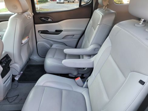 Used 2019 GMC Acadia SLT image 5