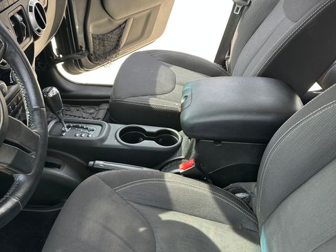 Used 2014 Jeep Wrangler Unlimited Sahara w/ Connectivity Group image 16