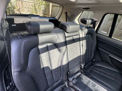 Used 2020 BMW X7 xDrive40i w/ Premium Package AWD/4WD image 9