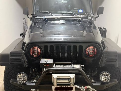 Used 2001 Jeep Wrangler Sport image 2