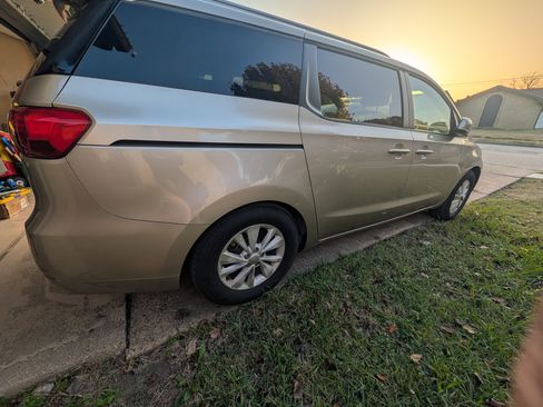 Used 2016 Kia Sedona LX w/ Option Group 020 image 8